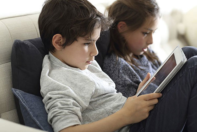 Crianças e o hábito dos eletrônicos